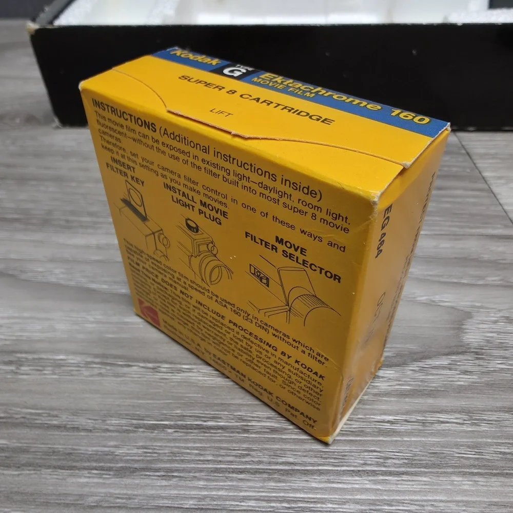 VINTAGE Kodak XL342 Movie Camera CAT 110 1856 UNTESTED Beautiful Collection Add